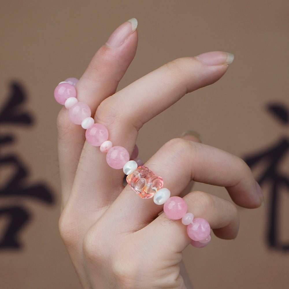 カイドウの花の雨